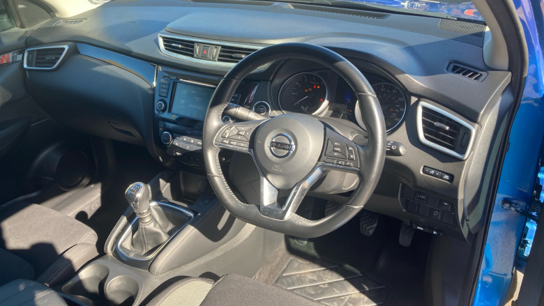 Nissan Qashqai 1.3 DiG-T 160 N-Connecta 5dr Petrol Hatchback